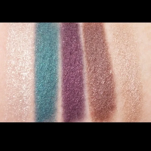 CLÉ DE PEAU BEAUTÉ EYE COLOR PENCILS, 5 eyeliner set, Christmas special set
